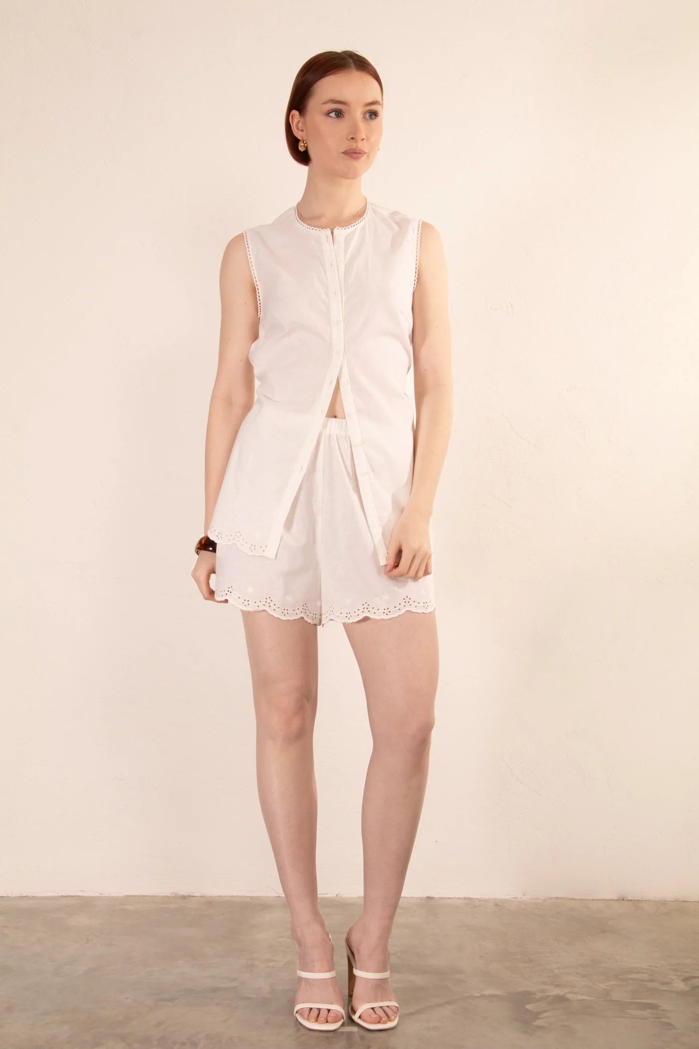 Relle Linen Shorts - White